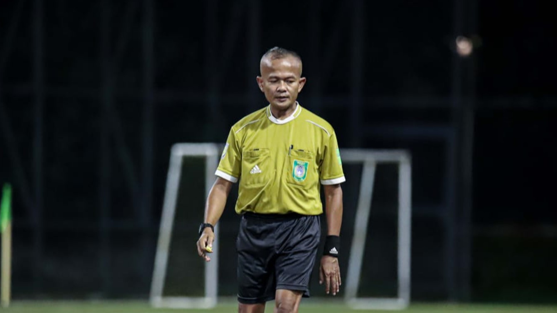 Referee Reza Carso