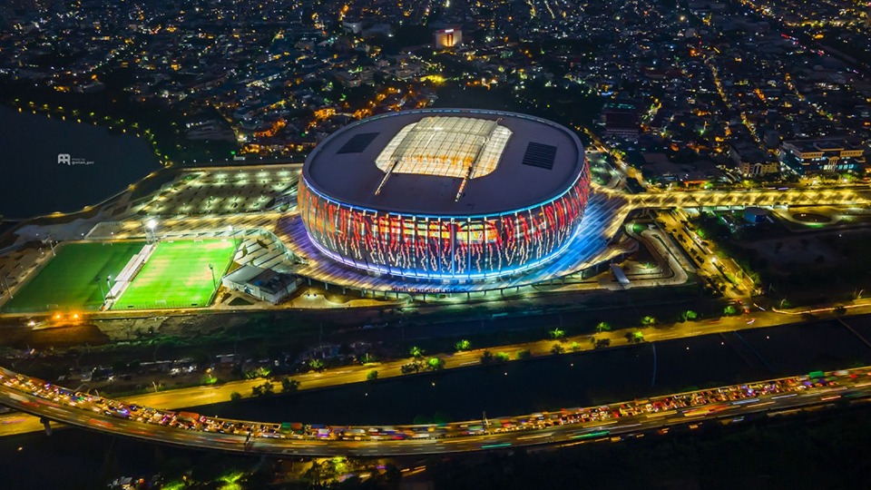 STADIUM TOUR + SKY VIEW JIS