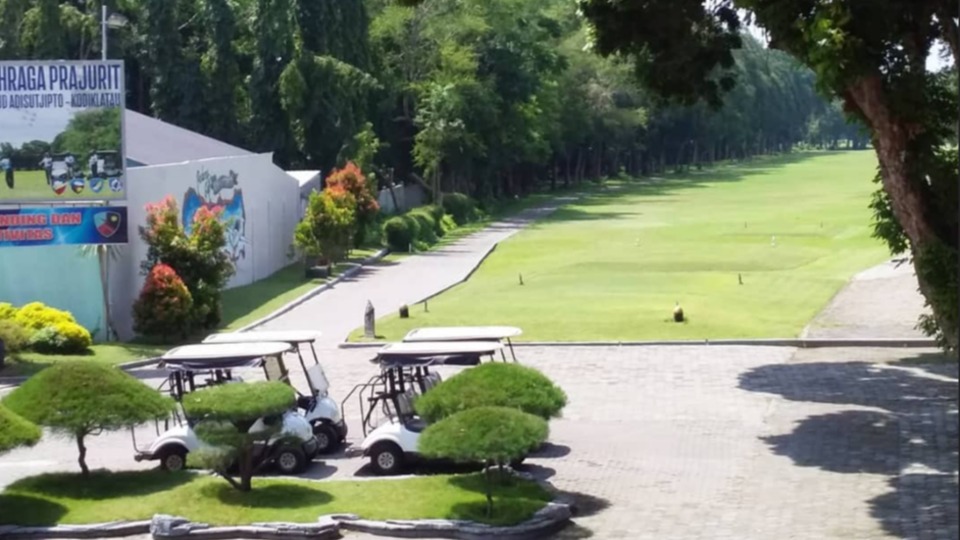 Padang Golf Adisutjipto